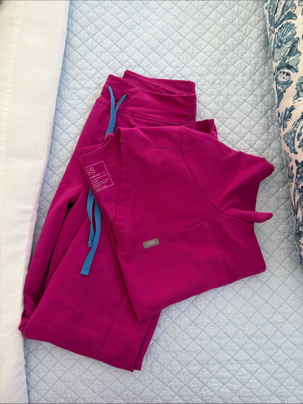 Figs pink Jogger Scrub Set